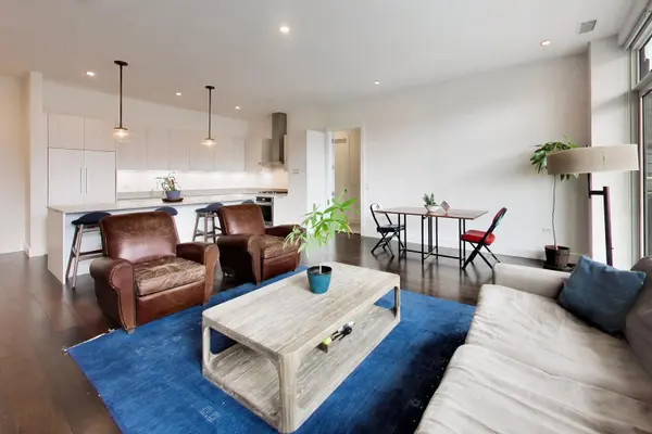 367 W Locust ST #305, Chicago, IL 60610