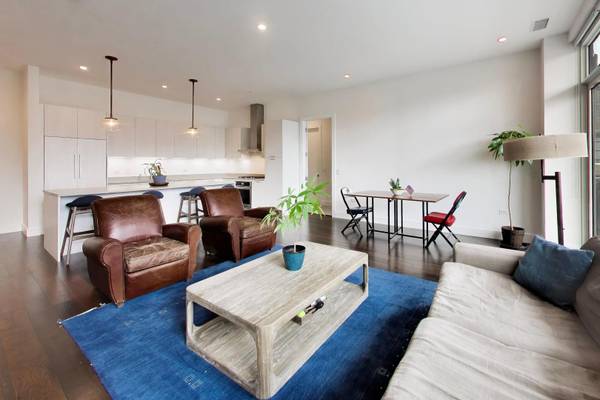 367 W Locust ST #305, Chicago, IL 60610