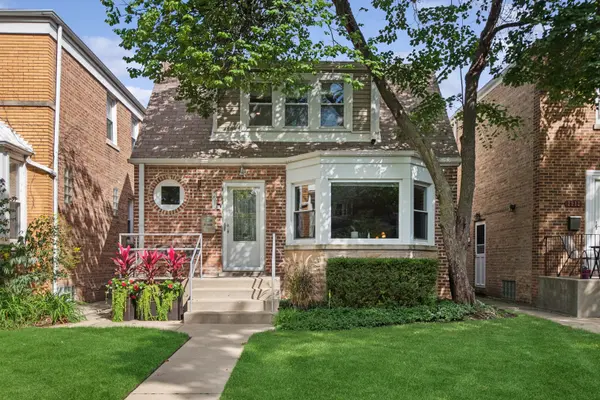 2916 W Fargo AVE, Chicago, IL 60645