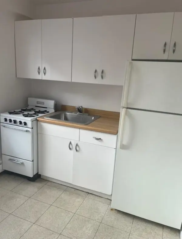 2600 W Berwyn AVE #402, Chicago, IL 60625