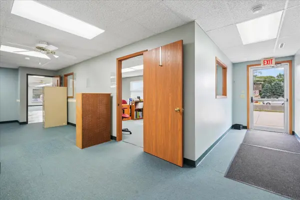 613 Grant ST, Manchester, IA 52057