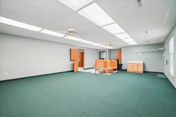 613 Grant ST, Manchester, IA 52057