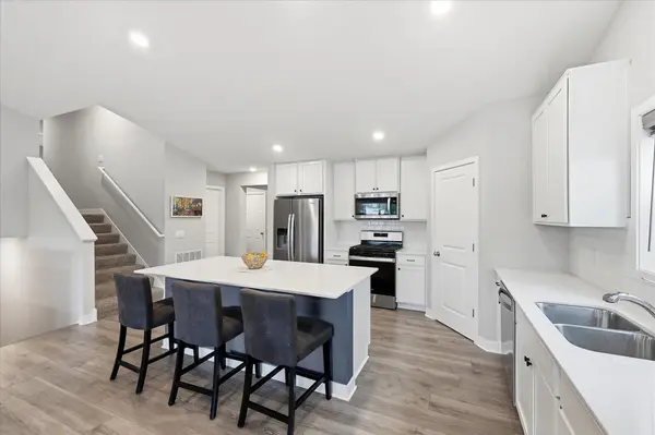 18001 Hidden Creek TRL, Lakeville, MN 55044