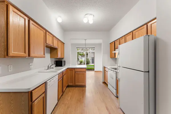 4179 Running Brook RD #2501, Eagan, MN 55122