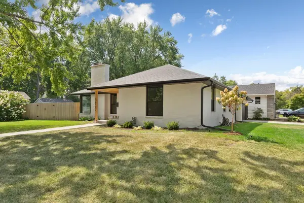 5400 Richmond LN, Edina, MN 55436