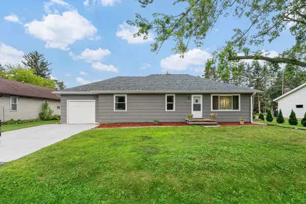 2715 W 1ST AVE, Appleton, WI 54914