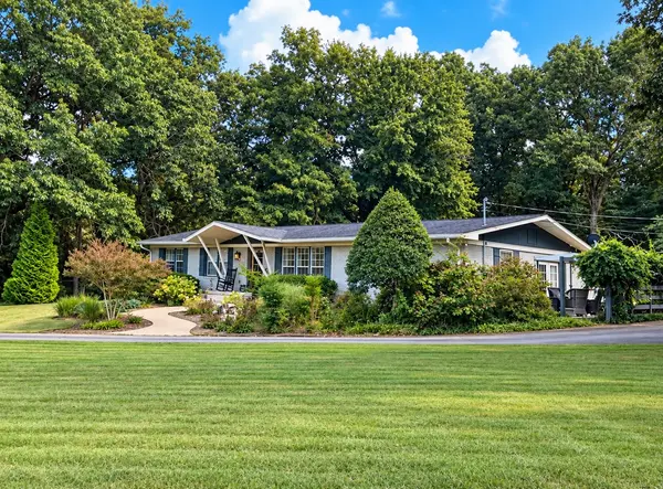 2550 Highway 70 #E, Dickson, TN 37055