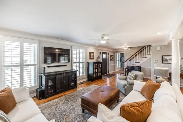 107 Meadow Ln, Hendersonville, TN 37075