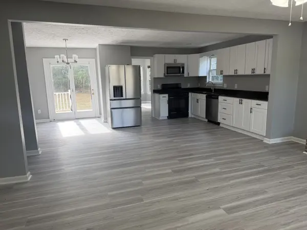 2039 Sterling St, Murfreesboro, TN 37127