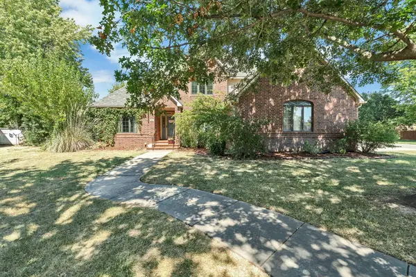 10 E Flanigan Dr, Augusta, KS 67010