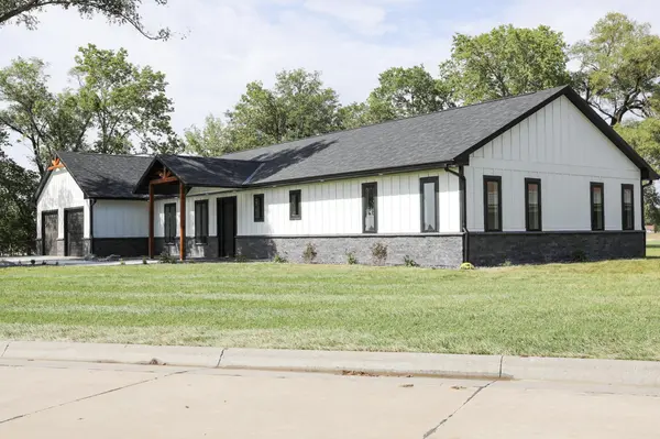 115 E 20th, Beloit, KS 67420