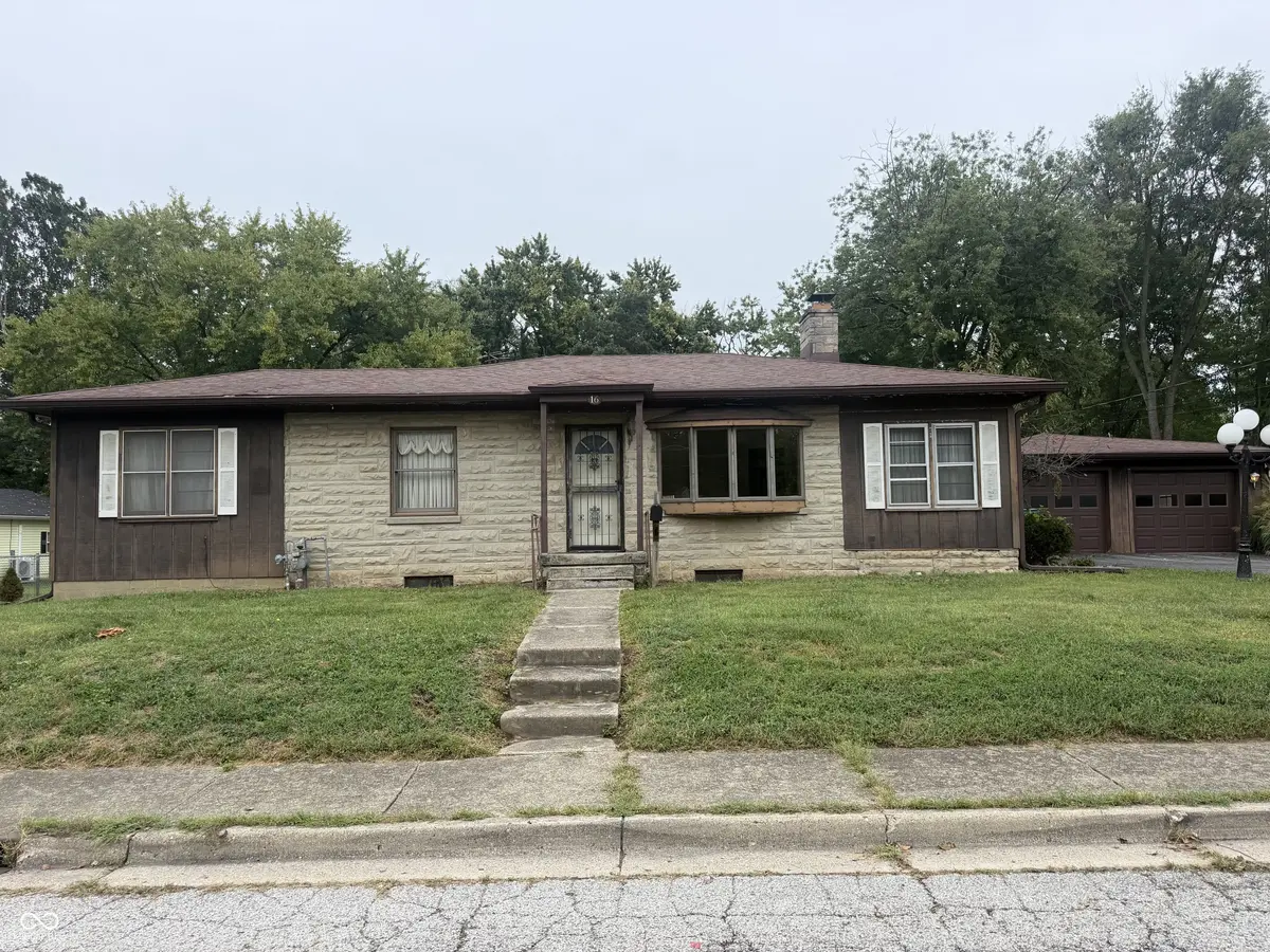 16 Lincoln AVE, Brownsburg, IN 46112