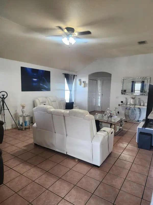 313 ESTATE DR, Hutto, TX 78634