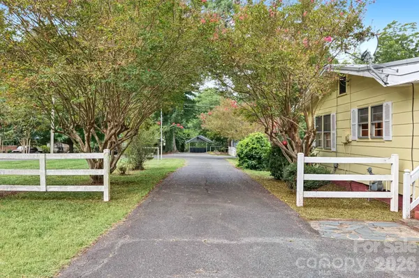 100 Dallas ST, Huntersville, NC 28078