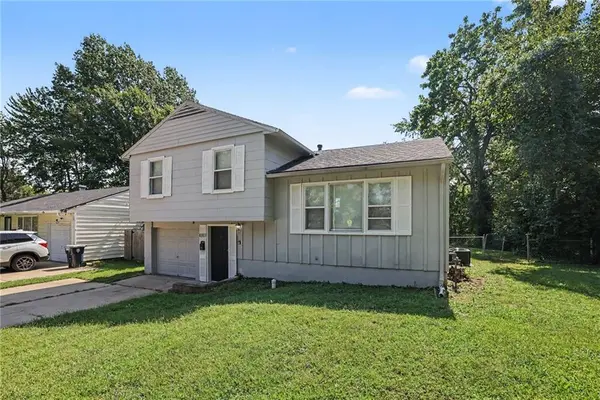 8311 E 110th ST, Kansas City, MO 64134