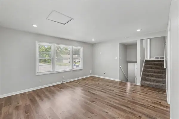 8311 E 110th ST, Kansas City, MO 64134