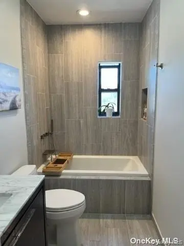3 Townhouse PL #3A, Great Neck, NY 11021