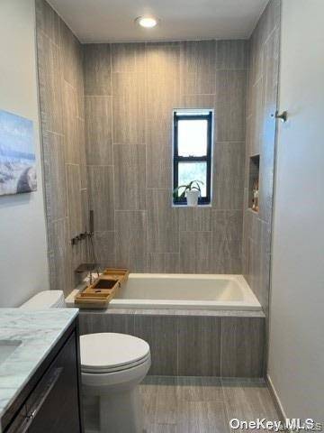3 Townhouse PL #3A, Great Neck, NY 11021