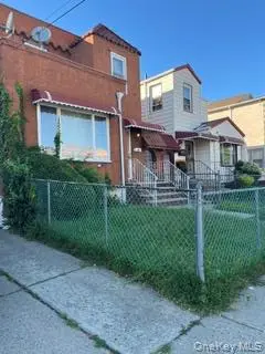 13940 231st ST, Laurelton, NY 11413