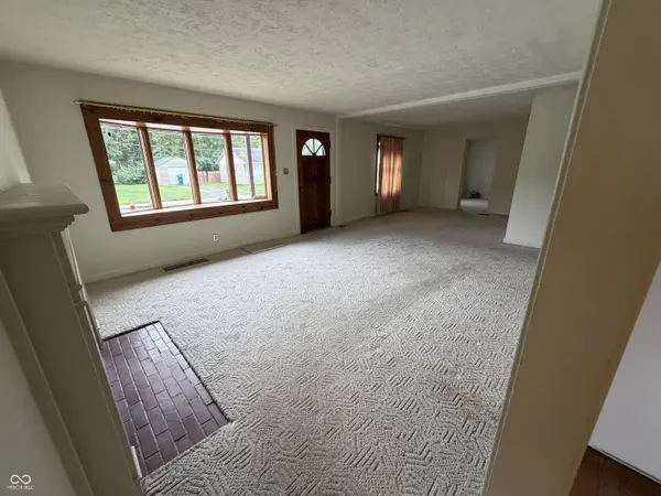 16 Lincoln AVE, Brownsburg, IN 46112