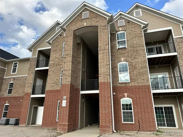 235 Harmony Meadows CT, Dardenne Prairie, MO 63368