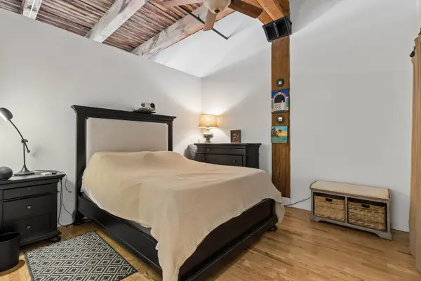 770 W Gladys AVE #304, Chicago, IL 60661