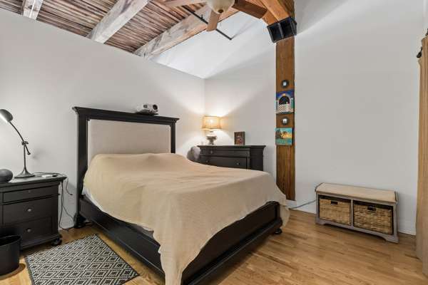 770 W Gladys AVE #304, Chicago, IL 60661