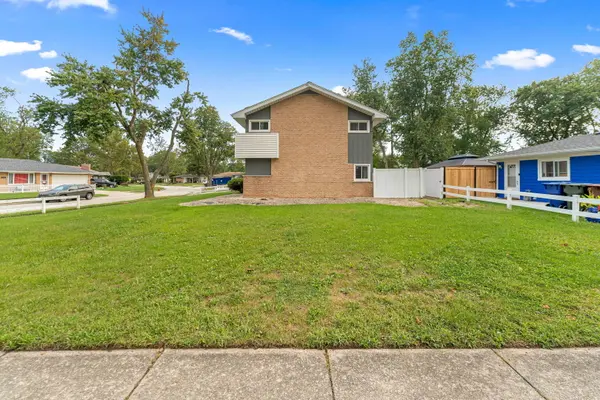 369 Waverly ST, Park Forest, IL 60466