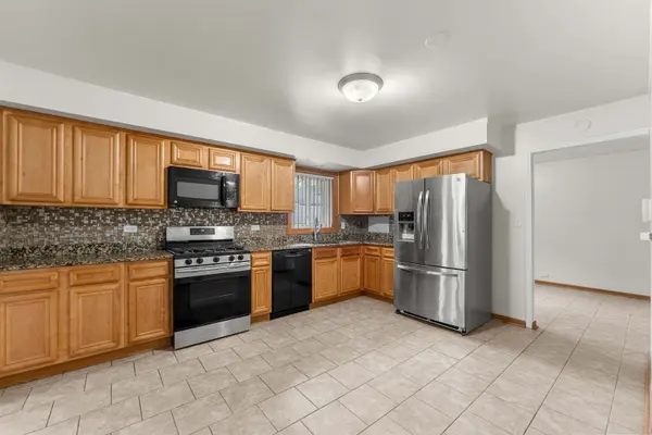 369 Waverly ST, Park Forest, IL 60466