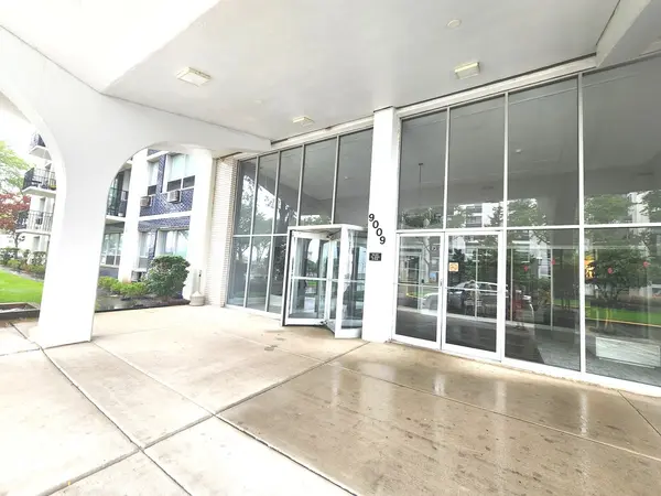 9009 Golf RD #2G, Des Plaines, IL 60016