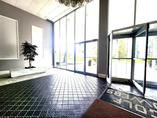 9009 Golf RD #2G, Des Plaines, IL 60016