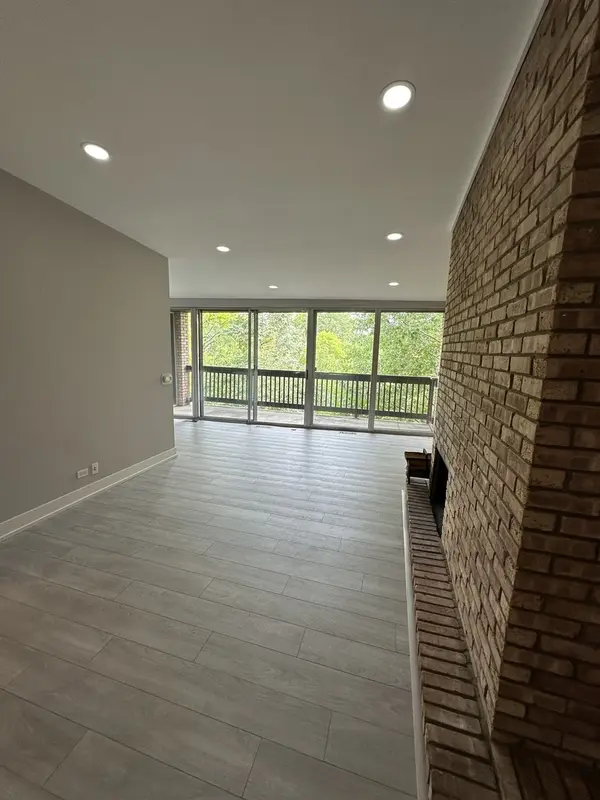 5700 Hillcrest LN #3J, Lisle, IL 60532