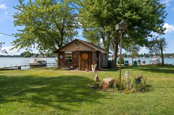 6047 S State Road 10, Knox, IN 46534