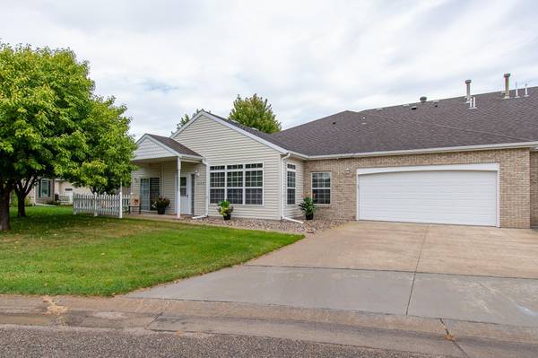 5319 University DR S #B, Fargo, ND 58104