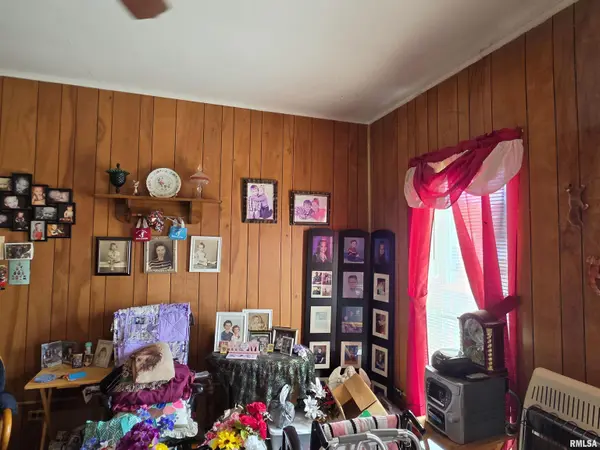 330 N CANAL ST, Cave In Rock, IL 62919
