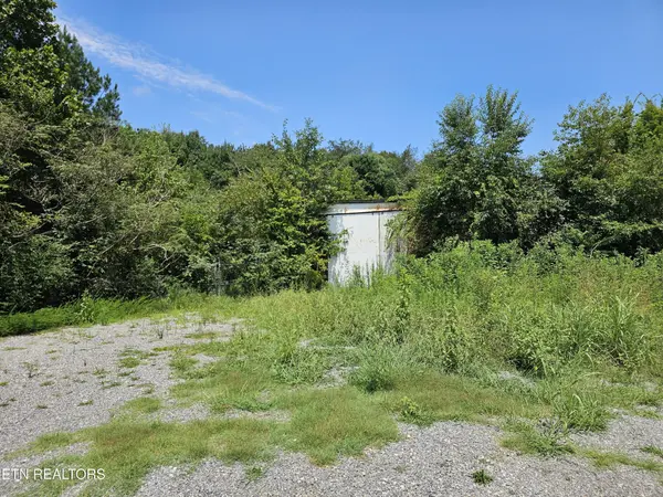 4921 Highway 11, Lenoir City, TN 37772