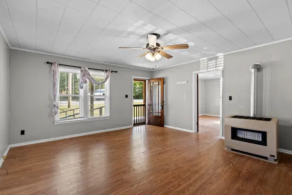 2022 Highway 47 #E, Dickson, TN 37055