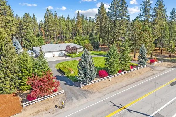 4605 E Greenbluff Rd, Colbert, WA 99005