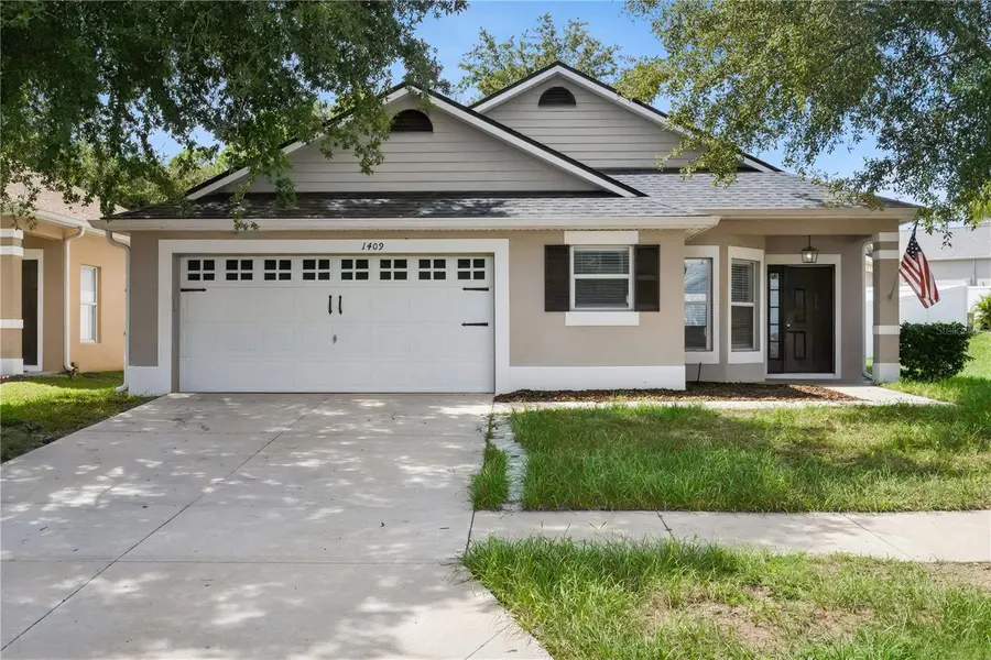 1409 KELLOGG DR, Tavares, FL 32778