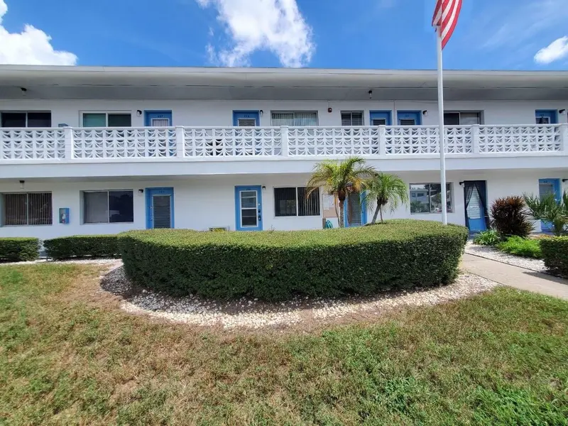 8555 112TH ST #106, Seminole, FL 33772