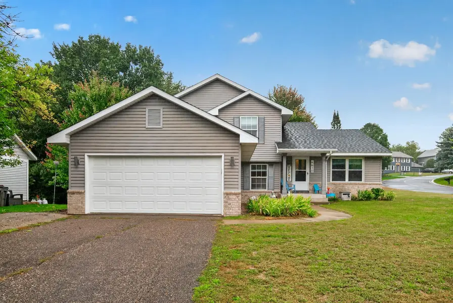 4410 S River RUN, Savage, MN 55378