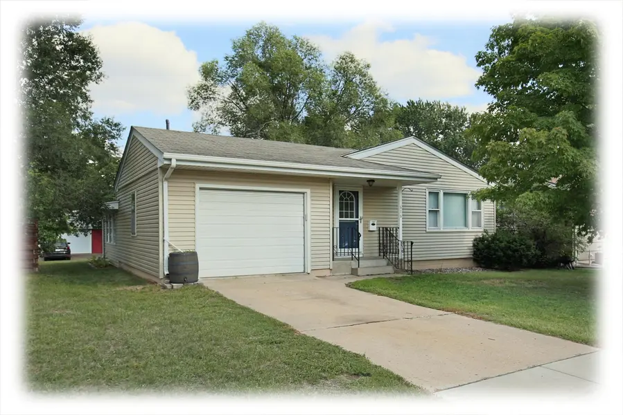 616 3rd AVE NE, Osseo, MN 55369