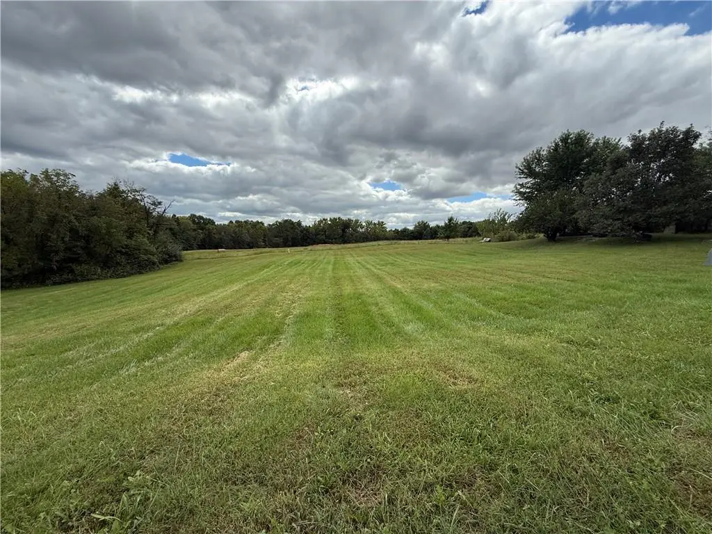 702 Oak ST, Pattonsburg, MO 64670