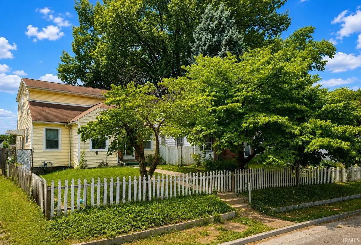 1061 Waggoner AVE, Evansville, IN 47714-3458