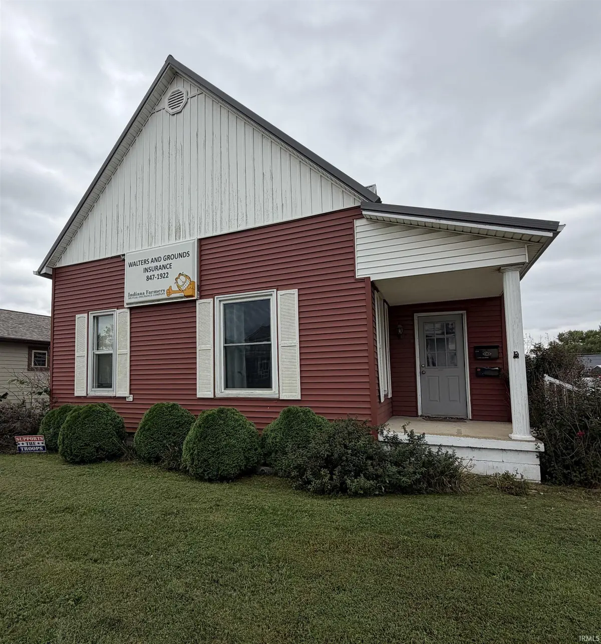 909 NE A ST, Linton, IN 47441