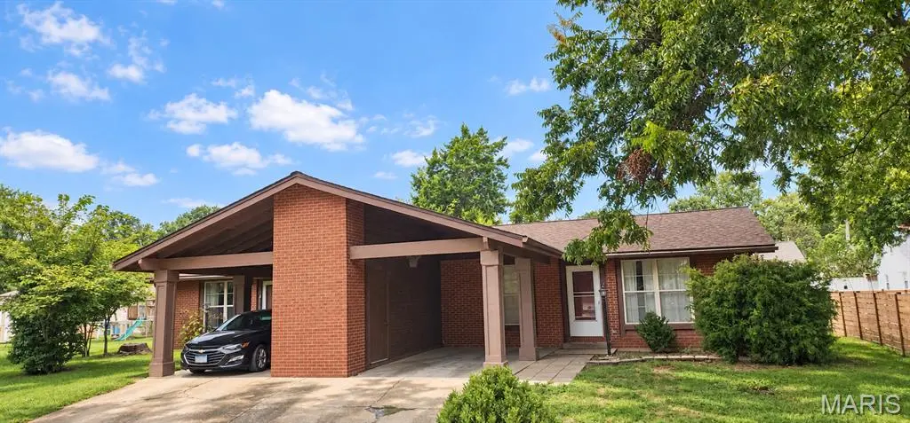9 Concord DR, Millstadt, IL 62260