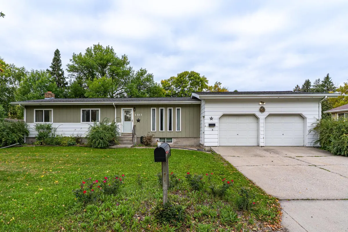 1313 Albert ST, Crookston, MN 56716