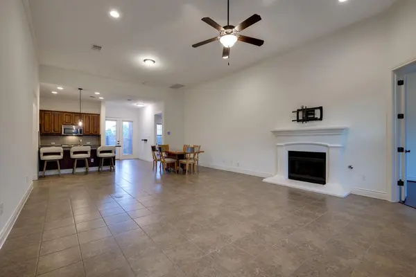101 Rivalto CIR #2, Lakeway, TX 78734