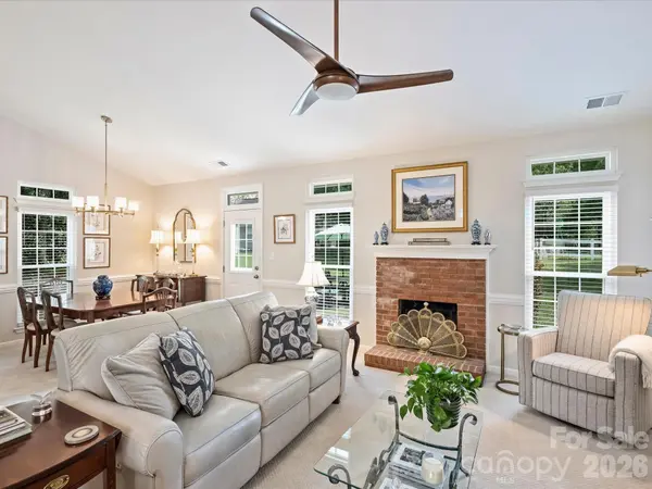 1608 Running Brook RD, Charlotte, NC 28214
