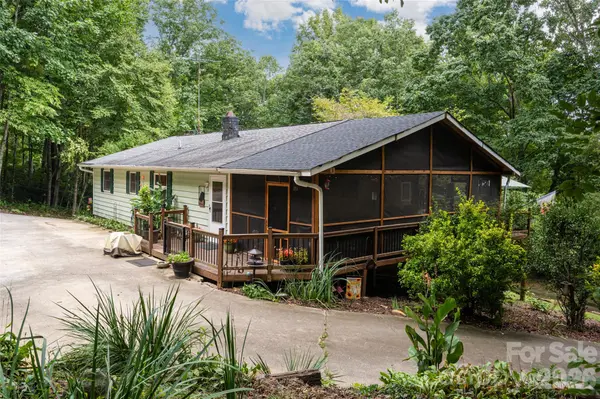 101 Guffey Mountain RD, Fairview, NC 28730